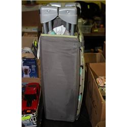 COLLAPSIBLE, PORTABLE, PLAYPEN