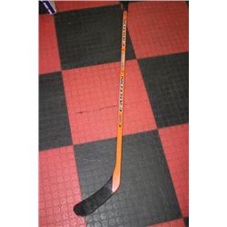 EASTON MAGNUM HOCKEY STICK