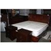 Image 1 : 5PC BEDROOM SUITE; KING SIZE BED, WITH 2 DRAWER FOOTBOARD, 8 DRAWER DRESSER WITH MIRROR AND 2