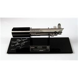 Star Wars: Episode IV Luke Skywalker (Mark Hamill) Artist Proof Edition Lightsaber