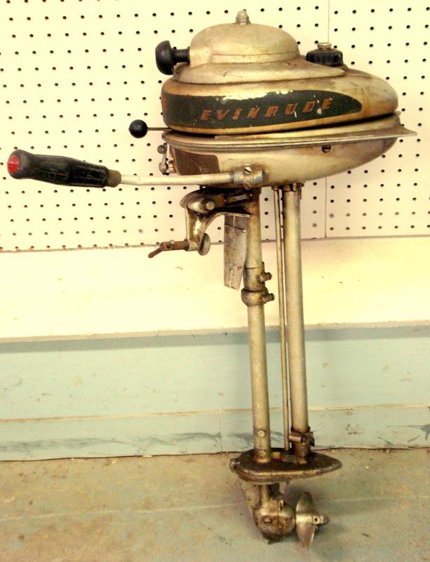 Evinrude Ranger outboard 1.1HP motor, 194647 serial number 4407
