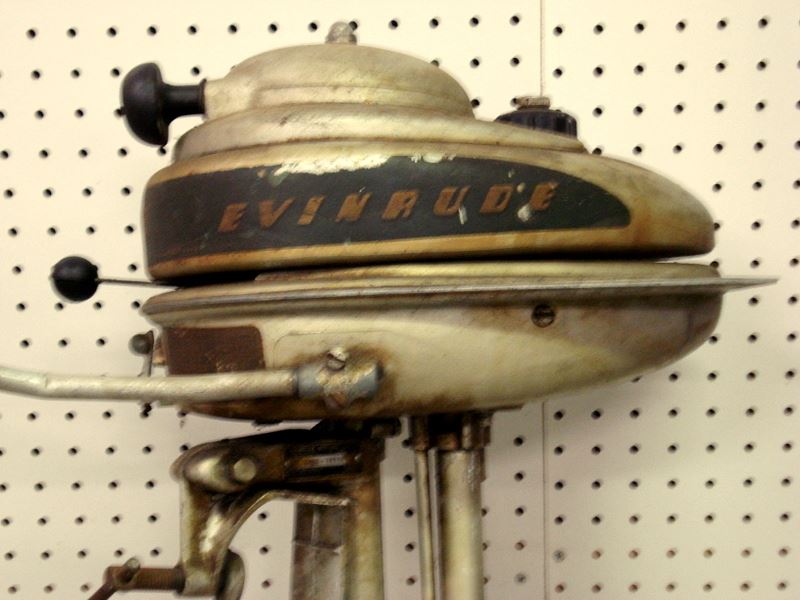 Evinrude Ranger outboard 1.1HP motor, 194647 serial number 4407
