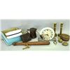 Image 1 : Grouping of collectibles including a Telechron desk clock with a gold toned face-mirrored back - chr