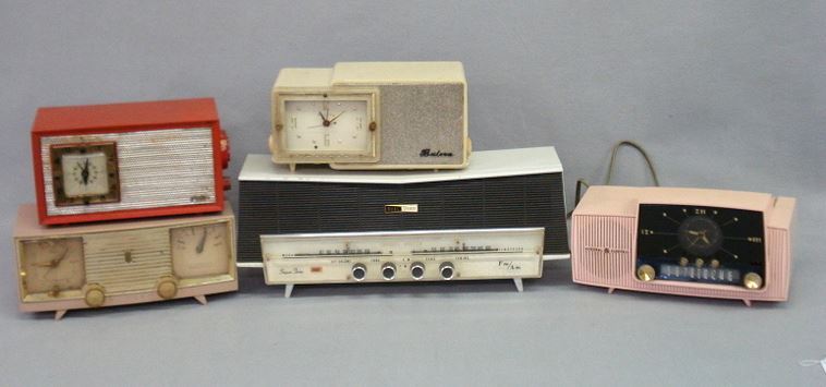 Five Vintage Radios Including A General Electric Ladies Clock Radio In Pink With Roman Numeral Face