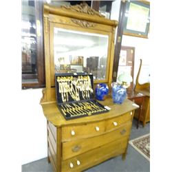 Early Oak 2 Over 2 Chest of Drawers