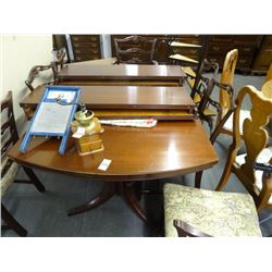 Duncan Phyfe Style Table w/8 Chairs & 4 Leafs