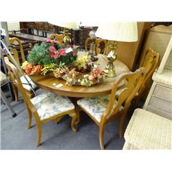 Oak Round Dining Table w/6 Chairs