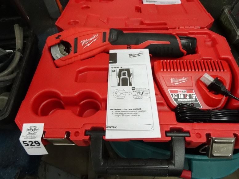 Milwaukee Battery Powered Pipe Cutter