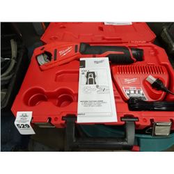 Milwaukee Battery Powered Pipe Cutter