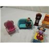 Image 2 : ASSORTED DOLL HOUSE ACCESSORIES