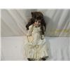 Image 3 : BETTY JANE CARTER "JENNIFER" MUSIC BOX DOLL