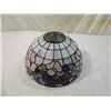 Image 3 : TIFFANY STYLE STAINED GLASS LAMP SHADE