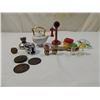 Image 2 : JACKPOT BOX ASSORTED SMALL KNICK KNACKS