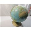 Image 3 : VINTAGE RAND MCNALLY WORLD PORTRAIT GLOBE