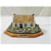 Image 1 : VINTAGE IRISH COTTAGE MUSIC BOX