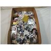 Image 1 : BOX LOT ASSORTED LOOSE BASEBALL CARDS