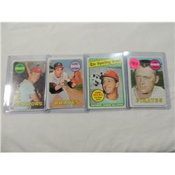 LOT 4 1969 BASEBALL CARDS: BUNNING, HELMS, BOYER