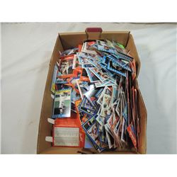 BOX LOT ASSORTED LOOSE BASEBALL CARDS