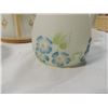 Image 3 : LOT 4 VINTAGE GLASS SHADES