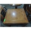 Image 2 : VINTAGE OAK SIDE END TABLE