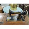 Image 2 : NEW HOME ANTIQUE SEWING MACHINE