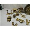 Image 2 : BOX LOT ASSORTED BRASS COLLECTIBLES