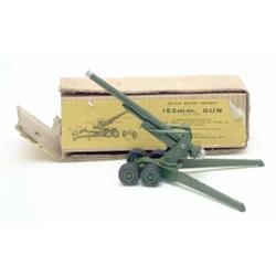 Britains no 2064, 155mm gun, in matt green....