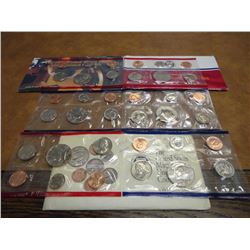 1987,92 & 1995 US MINT SETS (UNC) P/D WITH ENVELOPES