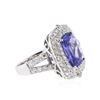 Image 2 : 18KT White Gold 4.85 ctw Tanzanite and Diamond Ring