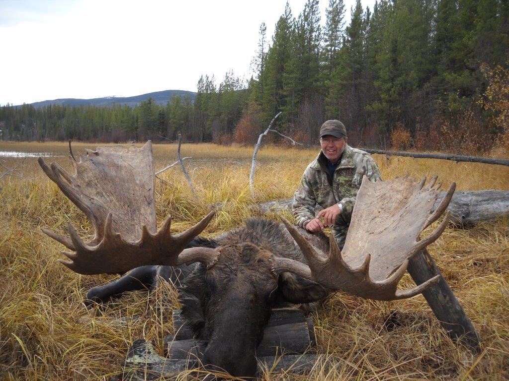 10-DAY MOOSE/WOLF/WOLVERINE & BLACK BEAR HUNT FOR 1 HUNTER IN THE YUKON