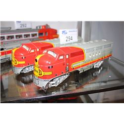 PAIR OF VINTAGE TIN TOY LITHOGRAPH BY MARX SANTE FE LOCOMOTIVES