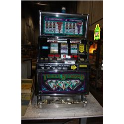 TRIPLE DIAMOND CASINO SLOT MACHINE - COMES WITH A LARGE ASSORTMENT OF TOKENS