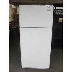 FRIGIDAIRE WHITE 2 DOOR FRIDGE - FOR PARTS OR REPAIR
