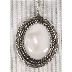 Navajo Silver White Mother of Pearl Necklace, Claw