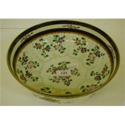 A Samson Armorial Bowl, with floral decoration, 11 cm £200 - 300...