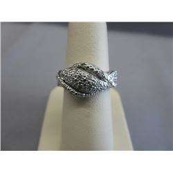 New - Ladies Cocktail Ring set with 25 Diamonds