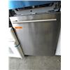 Image 1 : Stainless Steel dishwasher - Used