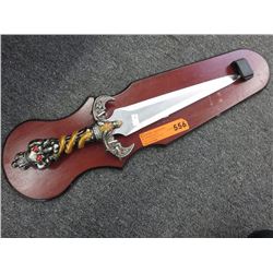 Skull handled dagger - 10" blade