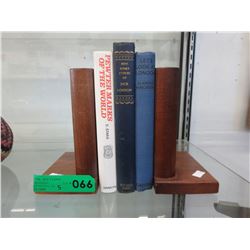 Vintage - Wood RCMP bookends & books