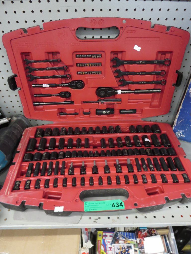 Stanley socket wrench set in case used