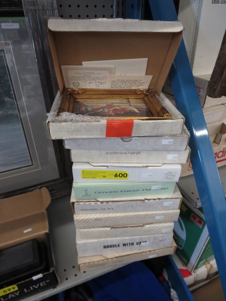 10 Collector plates in original boxes.