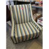 Image 1 : Upholstered arm chair