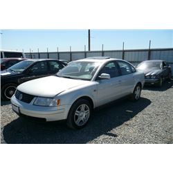 00 Volkswagen Passat 4 Dr  4Motion AWD Sedan - T - DRIVE