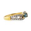 Image 2 : 18KT Yellow gold 0.57 ctw Alexandrite and Diamond Ring