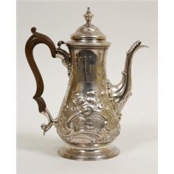 An 18th Century Style Plated Coffee Pot, 23 cm £ 50 - 80...