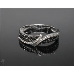 #9 14K GOLD 62 BLACK & WHITE DIAMONDS 0.32ct RING