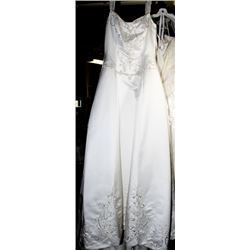 JASMINE FHD5 WEDDING DRESS SIZE:12