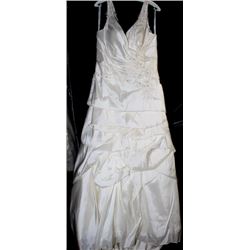 VENUS VW 8615 WEDDING DRESS SIZE:20