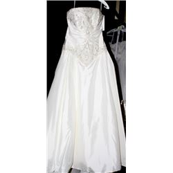 VENUS 7949 WEDDING DRESS SIZE:14