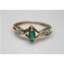 #22 14K GOLD EMERALD 0.30cT & 8 SIDE DIAMONDS